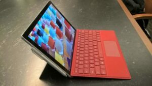 red-surface-pro-4-with-stylus-980x552 | Artist In You